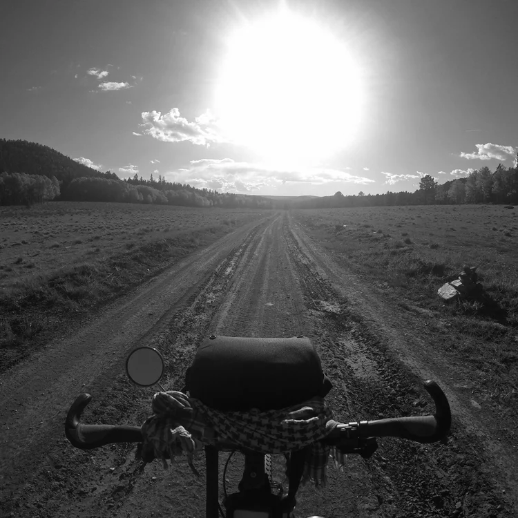 Omslagfoto vir gdmbr 3: wit modder