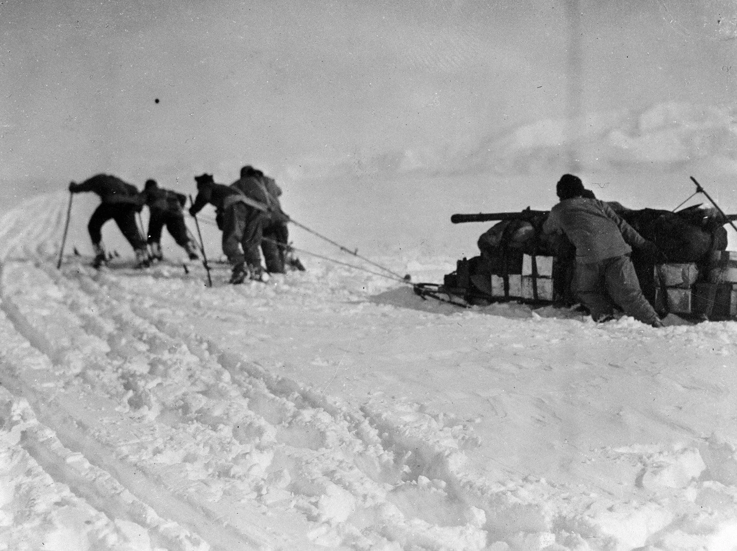 “Winter Journey” (1911), Terra Nova Expedition — Herbert Ponting / Scott Polar Research Institute